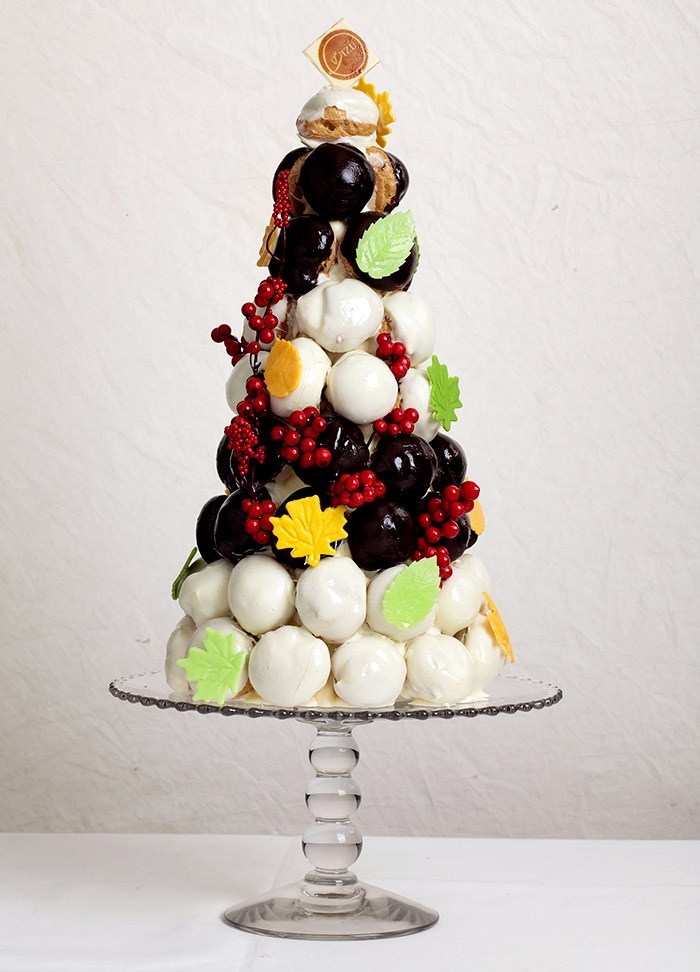 Bizu's Melchor Croquembouche