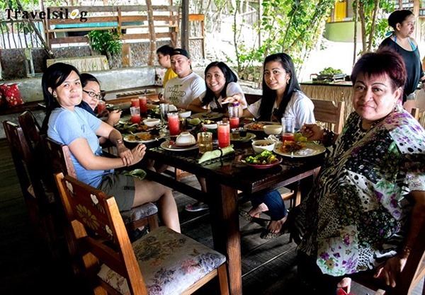 Having lunch at Bohol Bee Farm