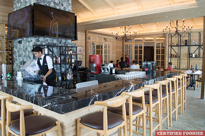 Bar Area of Highlands Prime Steakhoust at Estancia Mall Capitol Commons