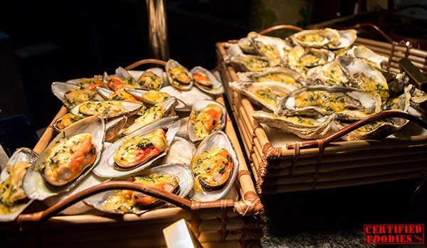 Baked Mussels and Oysters at Corniche