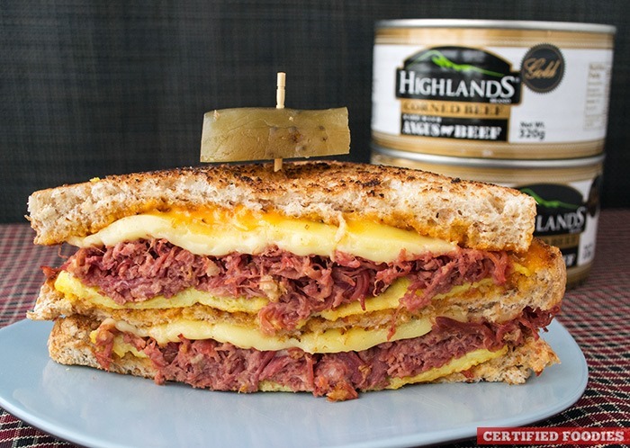 Highlands Gold Corned Beef with Sriracha Mayo Sandwich - chunky corned Angus beef